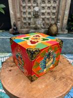 Tibetaanse kist Tibet handbeschilderd yin yang, Huis en Inrichting, Nieuw, Minder dan 50 cm, Ophalen of Verzenden, https://verburgtvintage.nl/#contact