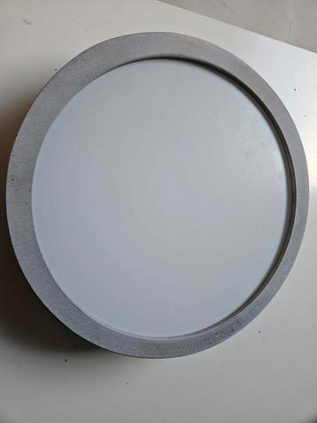2x plafondlampen betonlook matglas plafonnière Catana beschikbaar voor biedingen