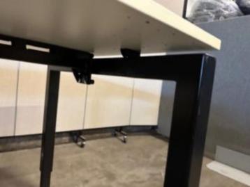 Markant bureau met knop en kabelgoot 180x90xH62-84cm, 24stuk - afbeelding 6