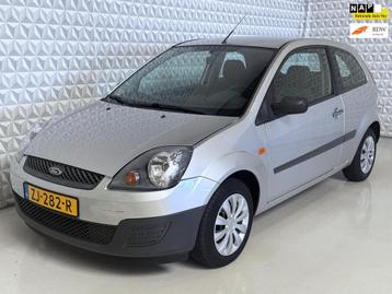 Ford Fiesta 1.3-8V Airco Stoelverwarming / NIEUWE APK! (2006 beschikbaar voor biedingen