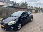 Toyota Auris 1.8 Full Hybrid 5DR CVT 2011 Zwart, 74 €/maand, 4 cilinders, Zwart, Origineel Nederlands