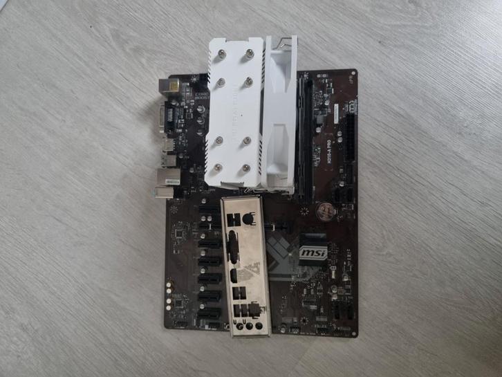 Moederbord setje H310-a pro i3 8100 en 16gb ddr4 2666mhz, Computers en Software, Moederborden, Zo goed als nieuw, Intel, DDR4