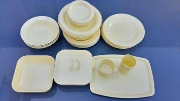 Mepal kampeerservies, geel uit de jaren '' 60 beschikbaar voor biedingen
