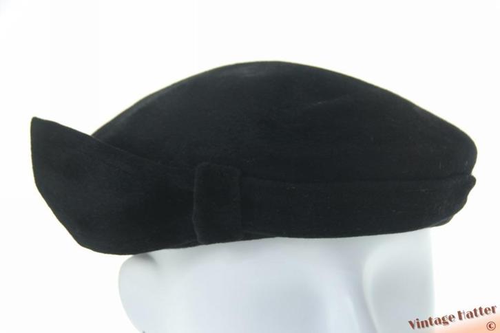 Vintage dameshoed Cocktail pillbox hoed zwart velour 54 = XS, Kleding | Dames, Hoeden en Petten, Zo goed als nieuw, Hoed, 55 cm (S, 6⅞ inch) of minder