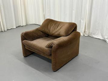 Cassina Maralunga fauteuil beschikbaar voor biedingen