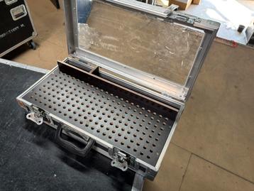 Flightcase t.b.v. Truss pennen / Pennenkoffer beschikbaar voor biedingen