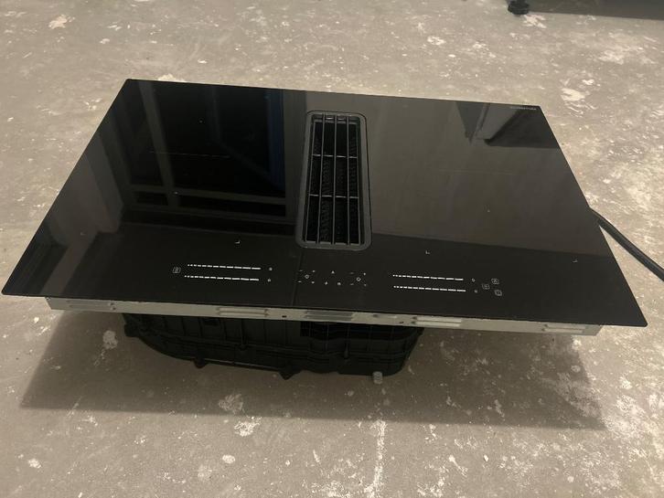 Inductiekookplaat ingebouwde afzuiging - modern design, Huis en Inrichting, Keuken | Keukenelementen, Zo goed als nieuw, Minder dan 100 cm