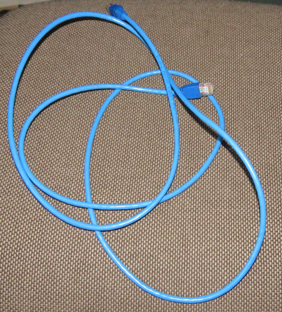 Internetkabel, Ophalen of Verzenden, Zo goed als nieuw
