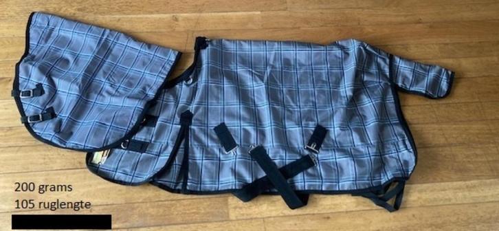 Grijs Winterdeken 200 grams met hals Maat 105 ruglengte, Dieren en Toebehoren, Paarden en Pony's | Dekens en Dekjes, Nieuw, Deken