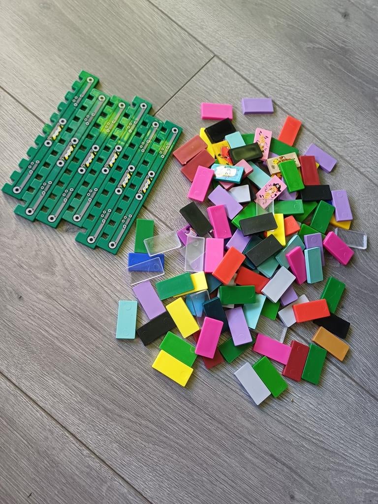 Domino stenen 116 stuks + 6 hulpstukken, Verzamelen, Supermarktacties, Plus, Ophalen of Verzenden