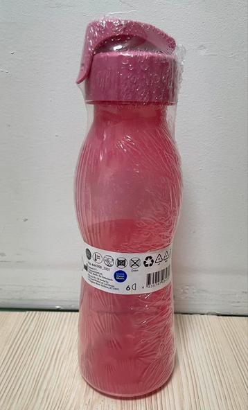 Roze bidon beschikbaar voor biedingen