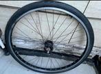 recht voorwiel 28 inch met dynamo!, Fietsen en Brommers, Fietsonderdelen, Ophalen of Verzenden, Zo goed als nieuw, Algemeen, Wiel