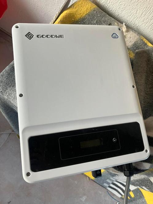 GoodWe GW5000D-NS 1-fase omvormer, Doe-het-zelf en Verbouw, Zonnepanelen en Toebehoren, Zo goed als nieuw, Overige typen, Ophalen