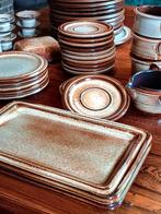 84 delig vintage servies bruin beige, Antiek en Kunst, Ophalen
