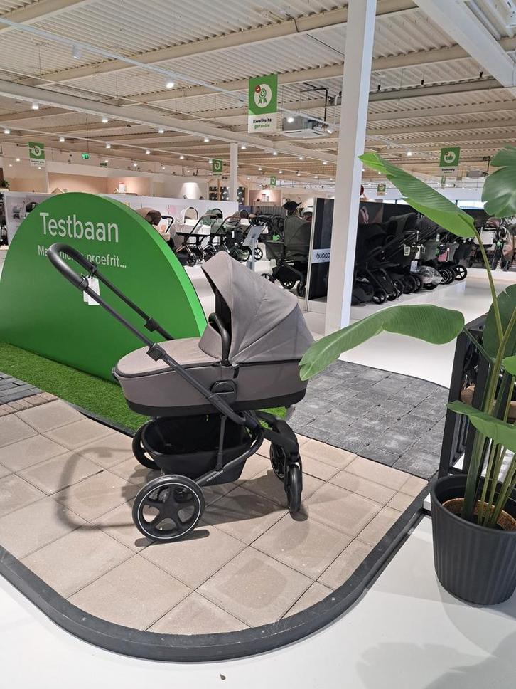 Showmodel Easywalker Harvey 5 Pebble Grey 2-1 Kinderwagen, Kinderen en Baby's, Overige Kinderen en Baby's, Zo goed als nieuw, Ophalen