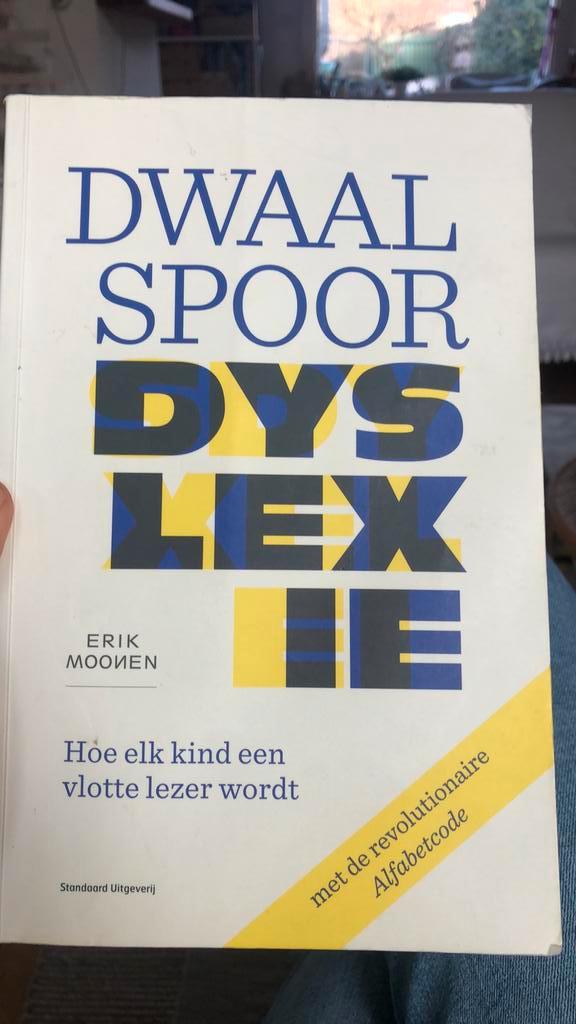 Erik Moonen - Dwaalspoor dyslexie, Boeken, Wetenschap, Zo goed als nieuw, Sociale wetenschap, Ophalen of Verzenden