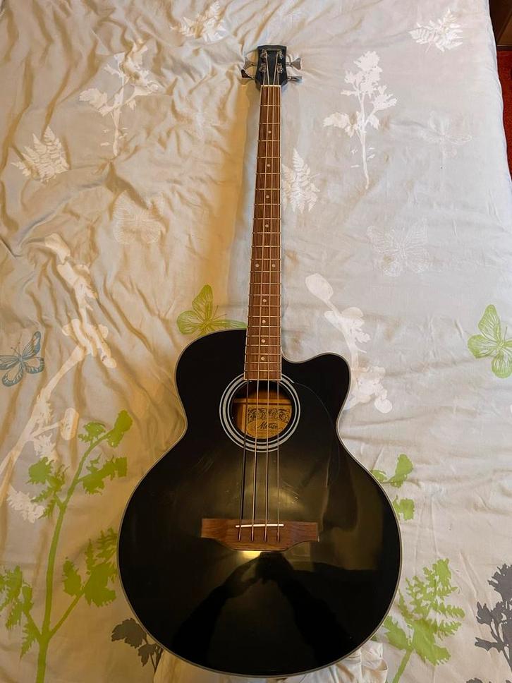 Akoestische Basgitaar + Koffer, Muziek en Instrumenten, Behuizingen en Koffers, Zo goed als nieuw, Akoestische basgitaar, Flightcase