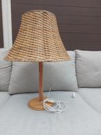 Vintage Ikea lamp met rotan kap ,60 cm hoog, Huis en Inrichting, Ophalen of Verzenden, Gebruikt, Rond, 50 cm of meer