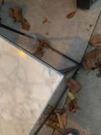 Twee bijzettafels in goede staat, Huis en Inrichting, Tafels | Bijzettafels, Ophalen, Minder dan 55 cm, Gebruikt, Vierkant