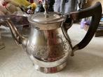 Theepot zilver //  relief bloem // hoog 18 cm geen merk, Antiek en Kunst, Ophalen of Verzenden, Zilver