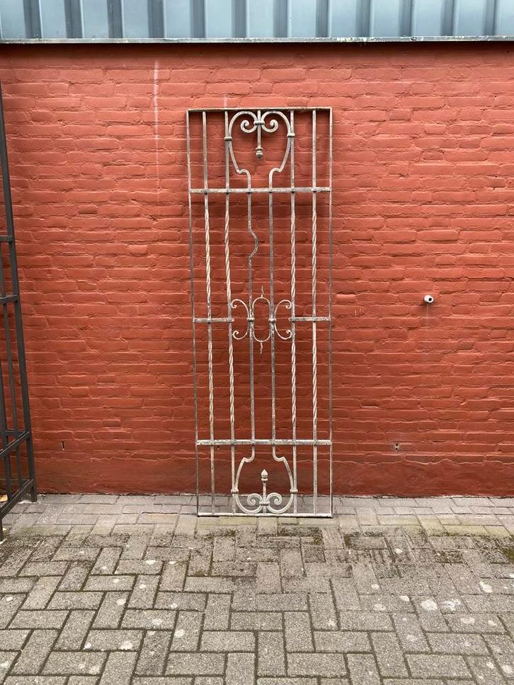 Antiek smeedijzeren hekwerk, Tuin en Terras, Tuinhekken en Hekwerk, Sierhekwerk, IJzer, Ophalen of Verzenden