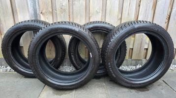 Mooie set Continental 225 45 17 winterbanden  beschikbaar voor biedingen