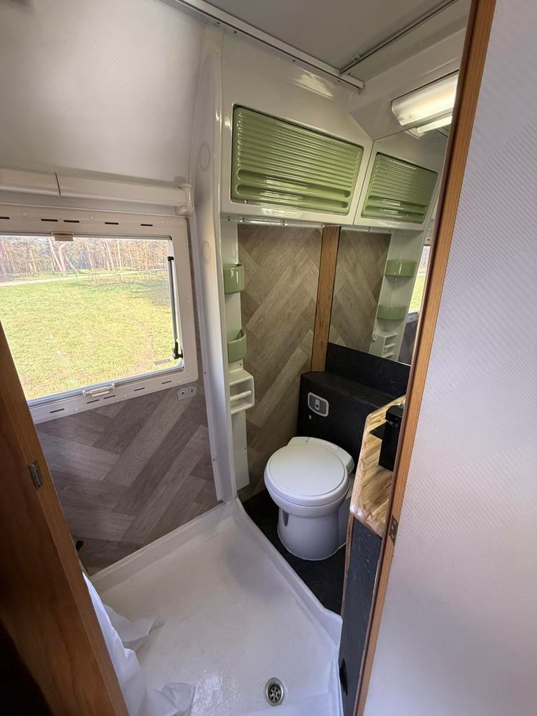 Laika Ecovip 3, Alkoof, ISOFIX, APK 2028, Zonnepaneel, Alkoof, Ringverwarming, Ford, Luifel