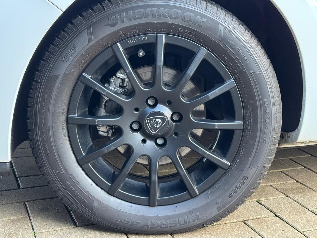 Renault CLIO 1.2 16V Navi Cruise Airco Zeer nette staat, Auto's, Renault, Voorwielaandrijving, Euro 5, Stof, Gebruikt