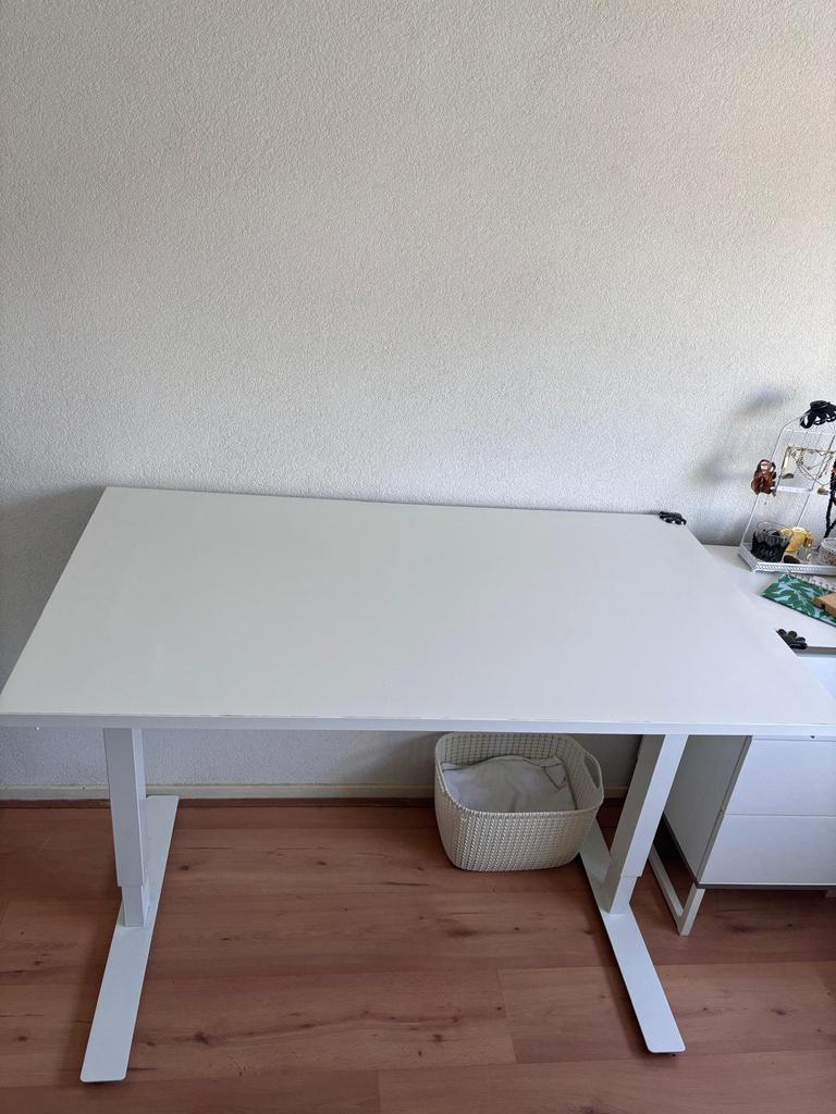 Bureau wit in hoogte verstelbaar ikea, Ophalen, In hoogte verstelbaar, Gebruikt