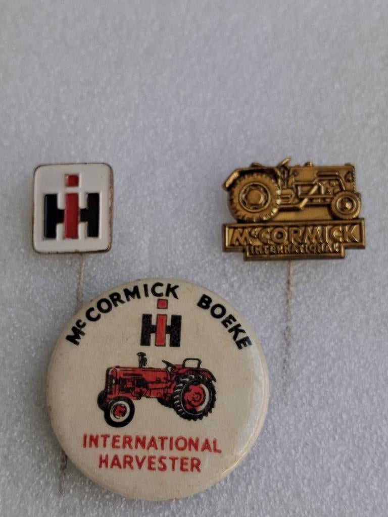 Speldjes / button McCormick oldtimer, Ophalen of Verzenden, Overige onderwerpen