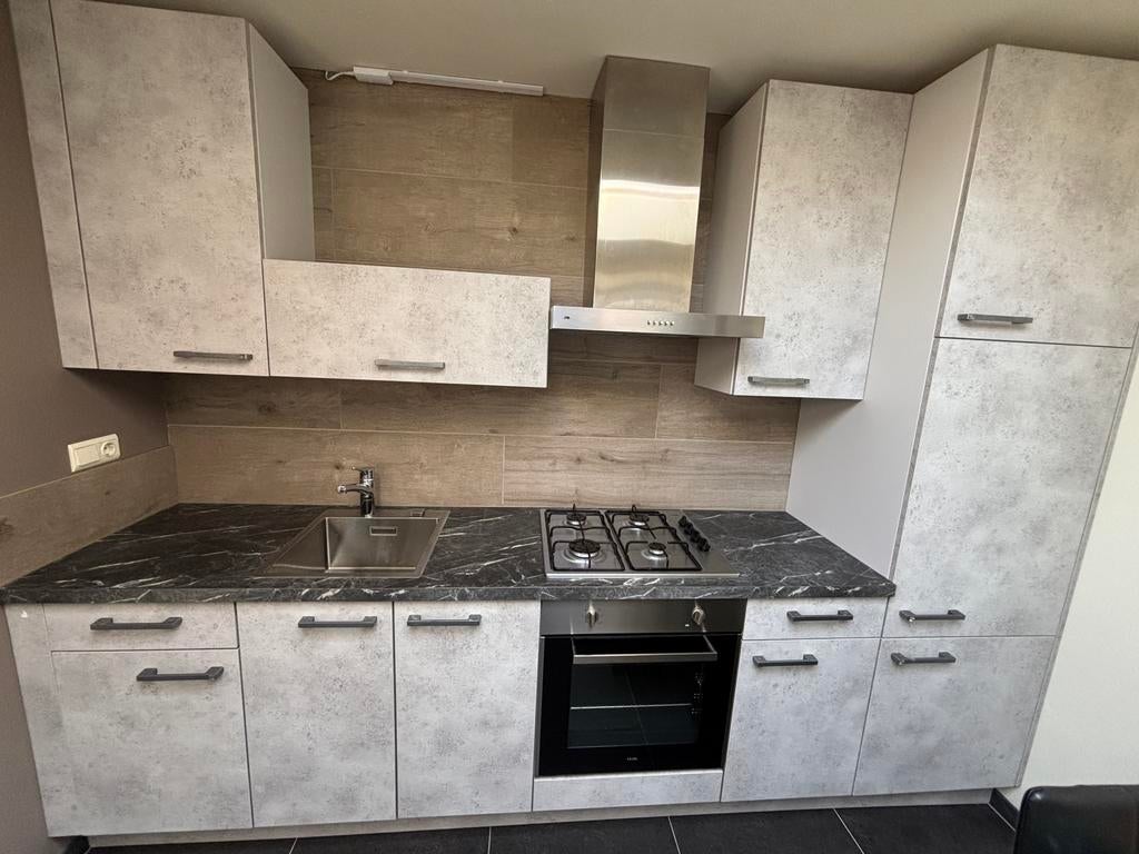 Complete keuken met Etna apparatuur 2021 keukenblok oven, Huis en Inrichting, Keuken | Complete keukens, Ophalen, Zo goed als nieuw