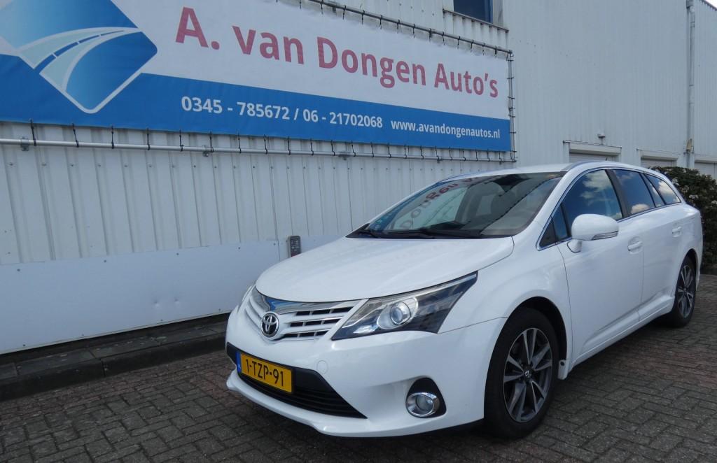 Toyota AVENSIS 1.8 VVTI Dynamic,Navi,Led,Camera,Trhaak,Stoel, Euro 5, 15 km/l, 4 cilinders, Wit