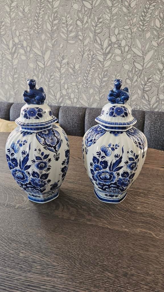 Set Delfts Blauwe Vazen met Leeuwtje op Deksel - Handgemaakt, Ophalen