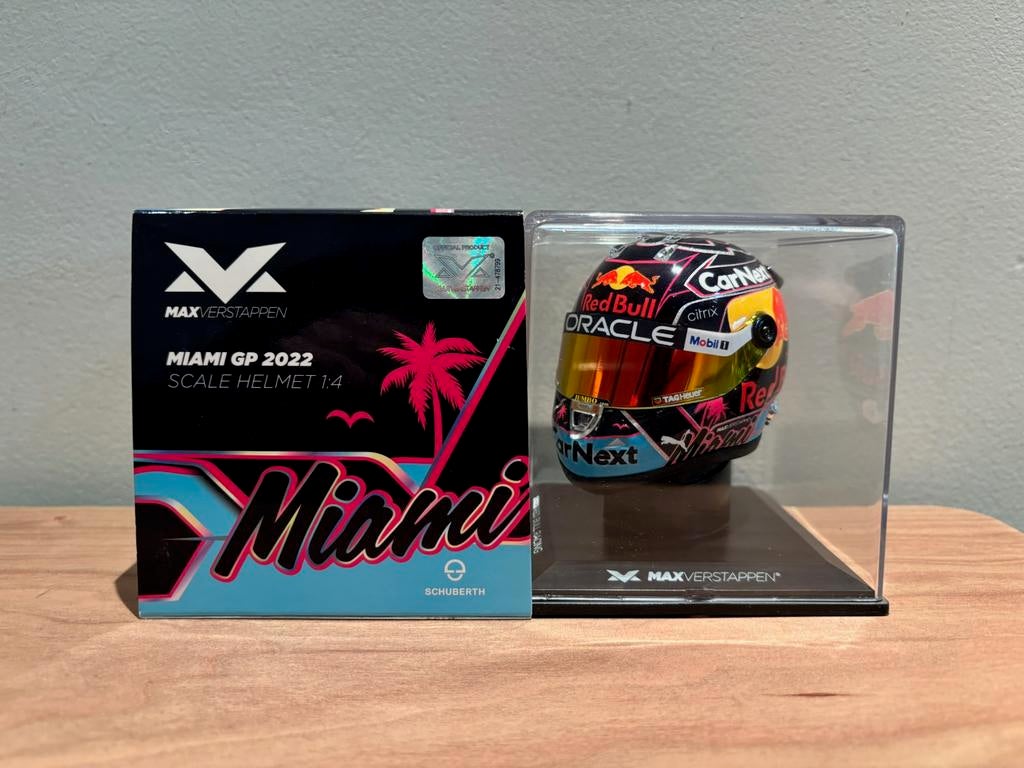 Max verstappen helm 1:4 miami 2022, Verzamelen, Ophalen of Verzenden, Zo goed als nieuw, Formule 1