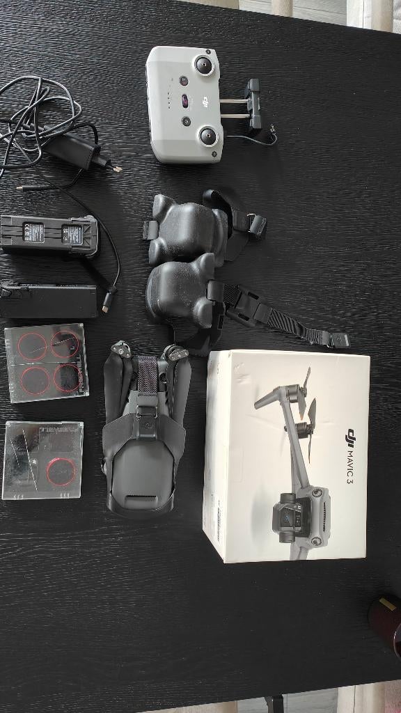 DJI Mavic 3 zo goed als nieuw! Inclusief filterset, 250 tot 900 gram, 30 tot 45 minuten, Cameradrone, Ophalen of Verzenden