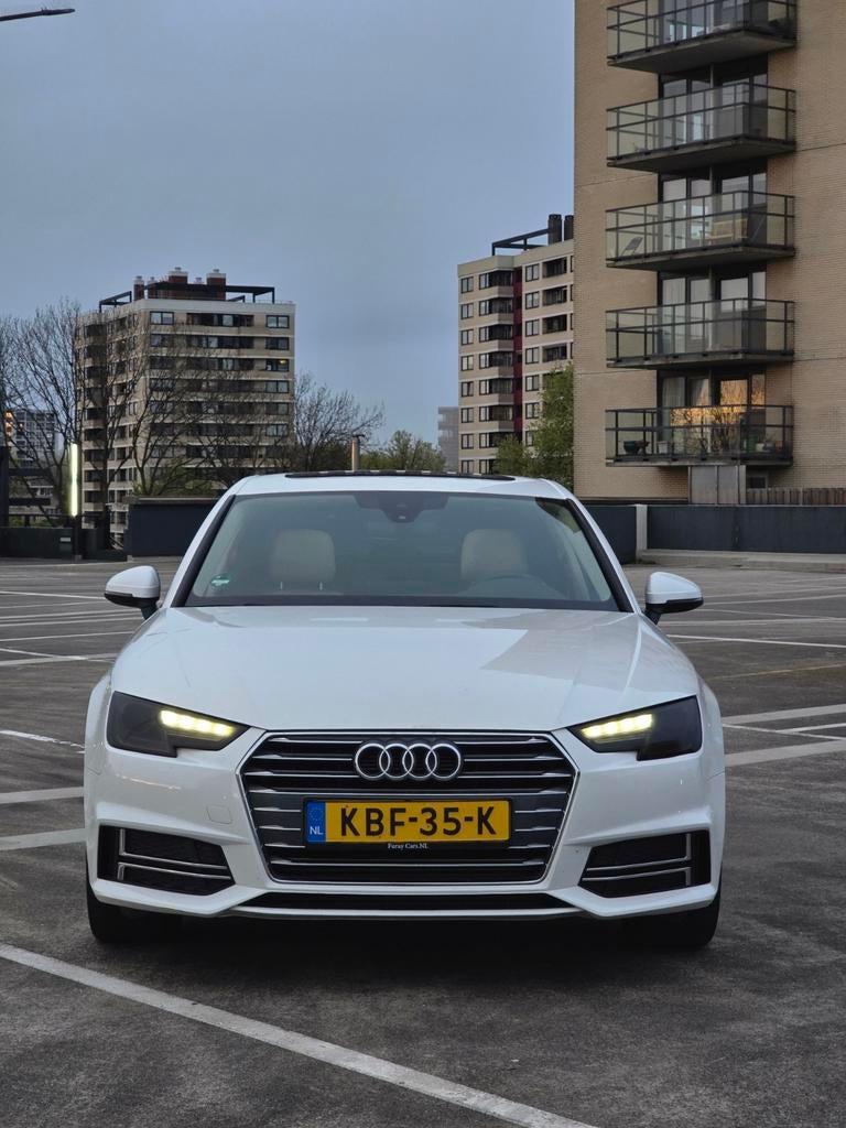 Audi A4 2.0 S Line, Automaat, Beige, 1984 cc, A4