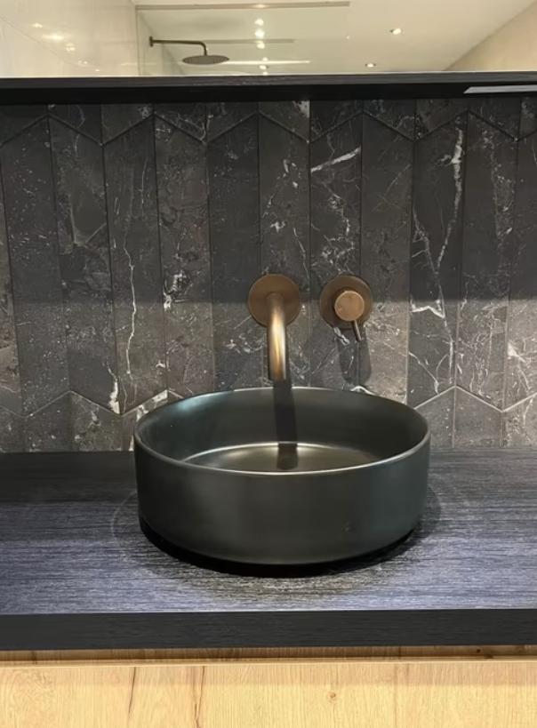 Waskom Zwart – Rond & Stijlvol (36x12 cm) | WEG=WEG, Doe-het-zelf en Verbouw, Sanitair, Ophalen of Verzenden, Zo goed als nieuw