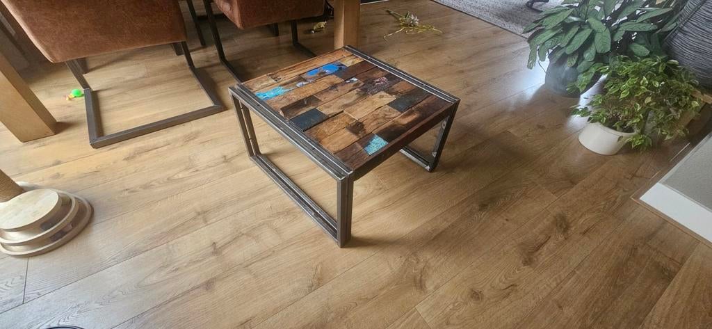 Leuke salontafel van sloophout - 60x60x35 cm, Overige houtsoorten, Gebruikt, 50 tot 100 cm, Vierkant