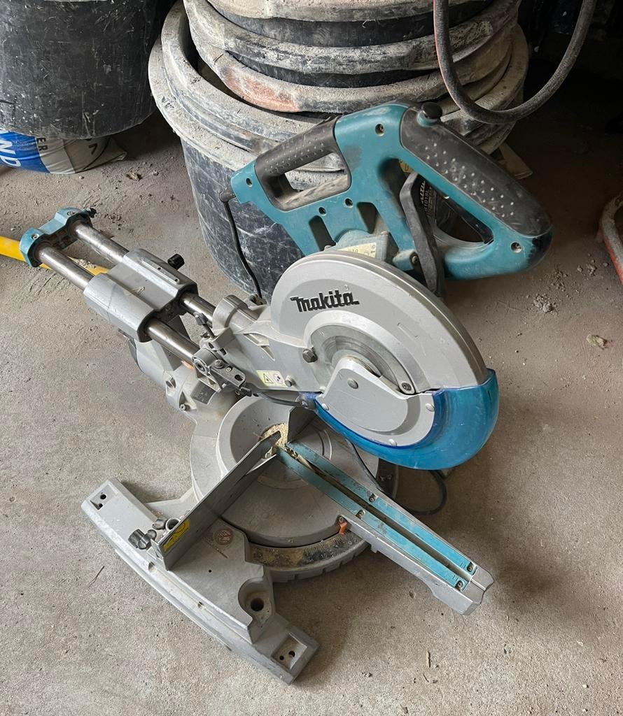 Makita afkortzaag ls 1018, 70 mm of meer, Ophalen of Verzenden, Zo goed als nieuw, Afkortzaag