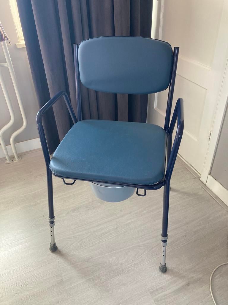 Po stoel, nooit gebruikt, verstelbaar in hoogte, Ophalen, Blauw, Nieuw, Metaal