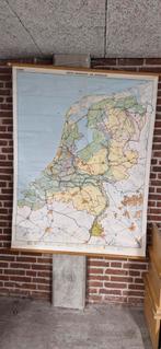 Eerste wandkaart van Nederland. Oude schoolkaart, Ophalen, Aardrijkskunde