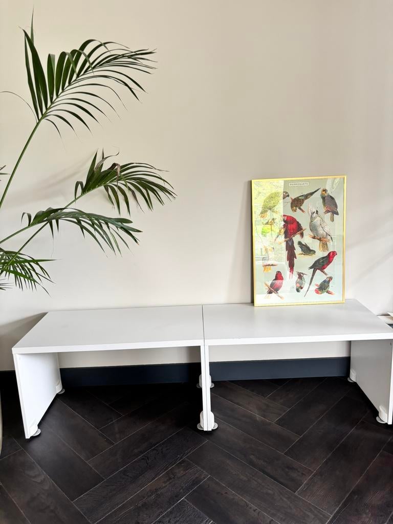 2 witte Ikea SMÅSTAD tafeltjes, Ophalen