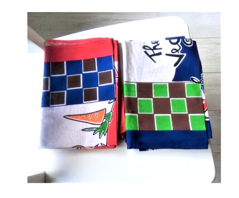 set van 4 nieuwe rode/ blauwe theedoeken the vegetables, Huis en Inrichting, Keuken | Textiel, Ophalen of Verzenden, Nieuw, Overige kleuren