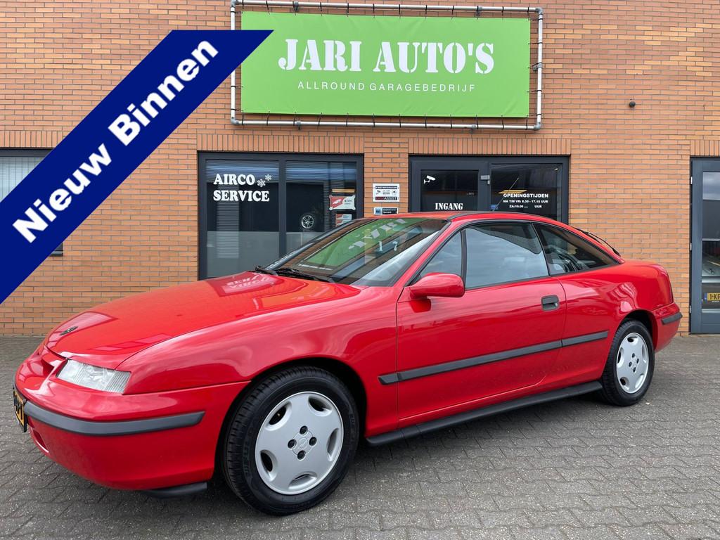 Opel Calibra 2.0i Bloedrood en bloedmooi (bj 1992), Auto's, Oldtimers, Voorwielaandrijving, 1998 cc, Stof, Elektrische ramen
