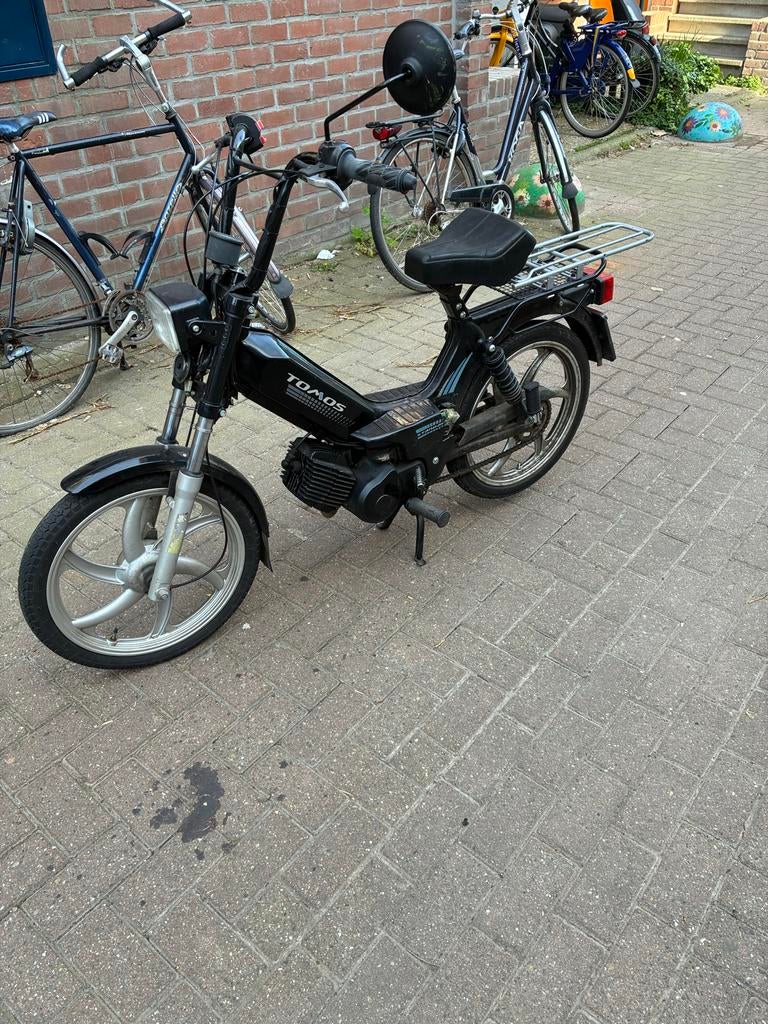 Tomos brommer uit 2010 -  25 km - onderhouden, Fietsen en Brommers, Brommers | Tomos, Ophalen, Gebruikt, Standard, Maximaal 25 km/u