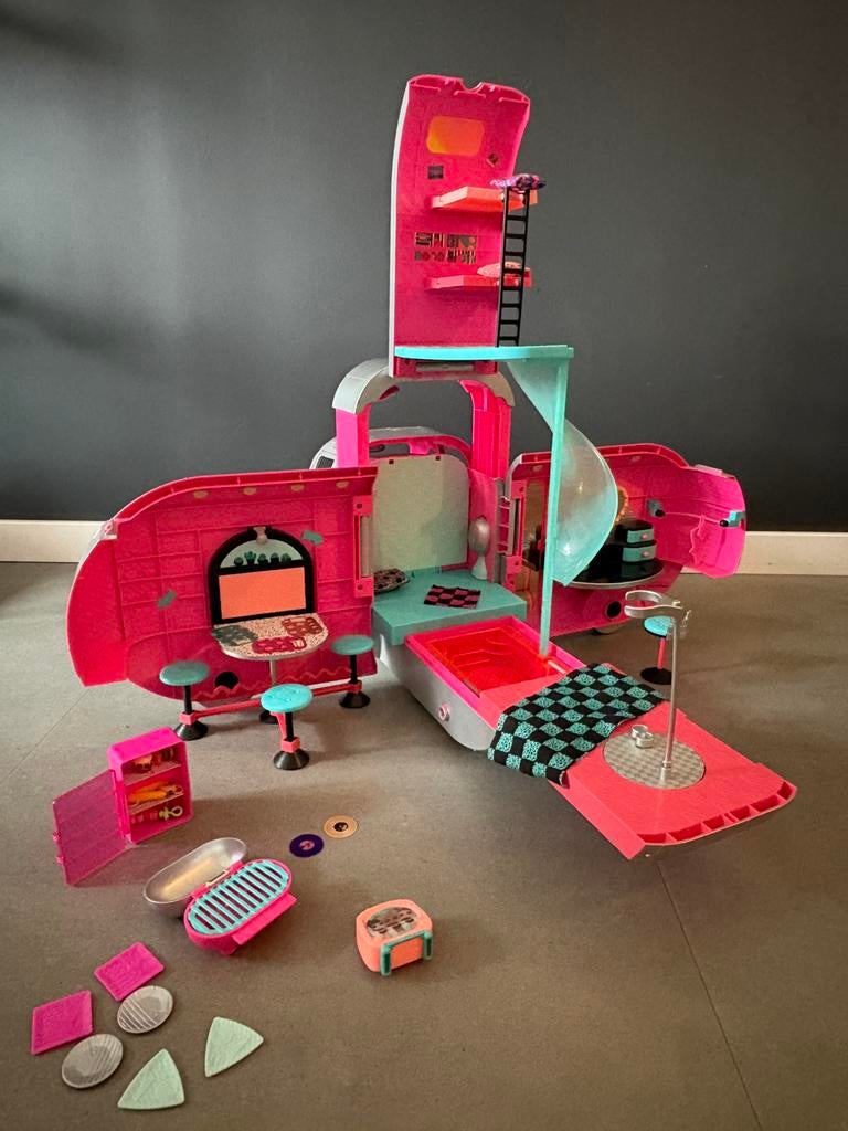 Lol camper en  lol poppen, zie alle foto’s, Kinderen en Baby's, Speelgoed | Poppenhuizen, Ophalen, Zo goed als nieuw, Poppenhuis
