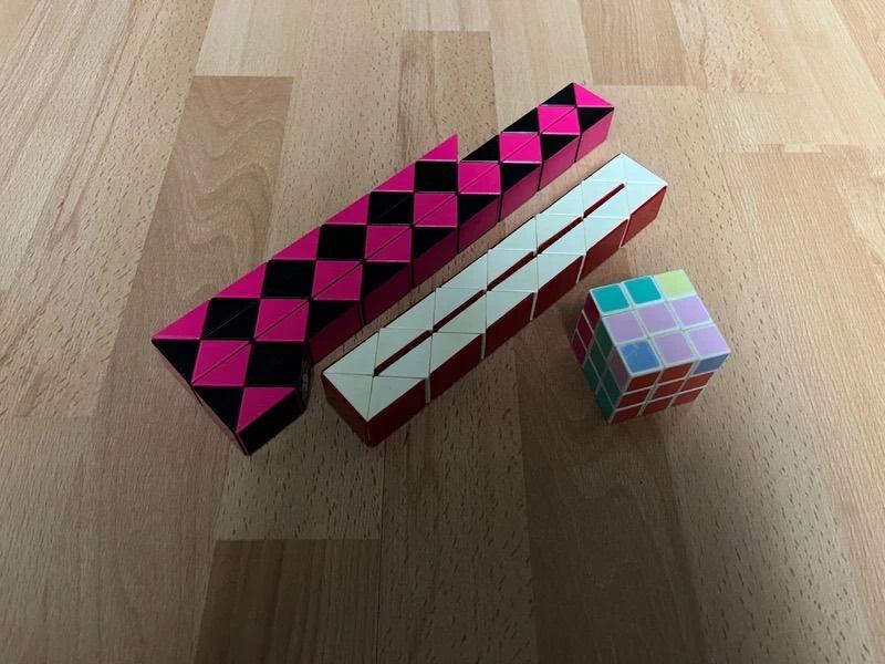 1 Kubus en 2x magische slang, alle 3 voor 2,50 Euro, Ophalen of Verzenden, 500 t/m 1500 stukjes, Zo goed als nieuw, Rubik's of 3D-puzzel