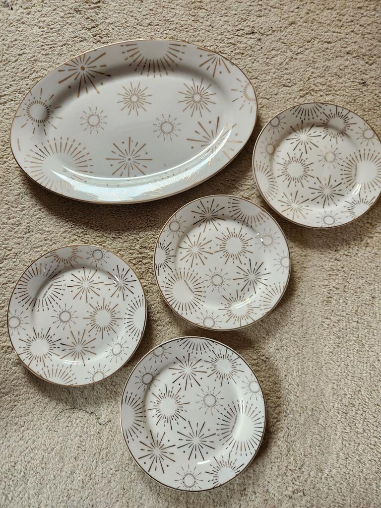 Riviera Maison schaal en 4 gebaksbordjes nieuw, Huis en Inrichting, Keuken | Servies, Nieuw, Ophalen of Verzenden, Schaal of Schalen