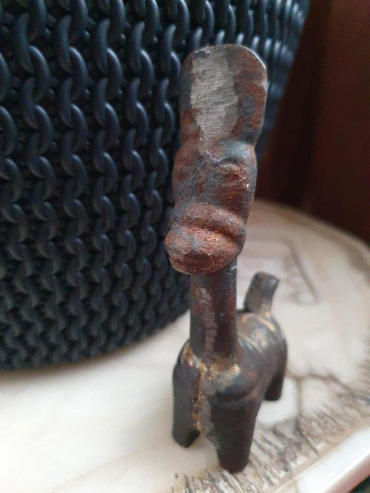 Vintage metaal beeldje van een Lama, Antiek en Kunst, Kunst | Beelden en Houtsnijwerken, Ophalen of Verzenden