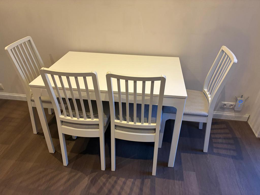 IKEA eettafel met 4 stoelen, Huis en Inrichting, Tafels | Eettafels, Ophalen, Gebruikt, 100 tot 150 cm, 50 tot 100 cm